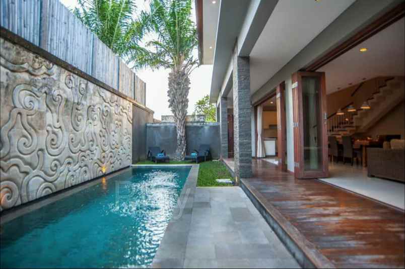 villa di seminyak bali dekat sunset road