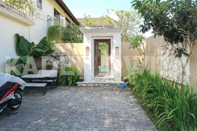 villa pantai keramas