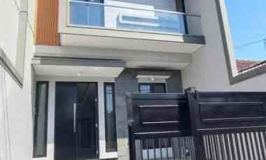 Rumah Dijual di Nginden Intan