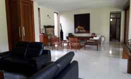 Rumah Asri Taman Luas di Dago Resort