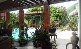 Rumah Kawasan Setiabudi untuk Tinggal dan Guest House