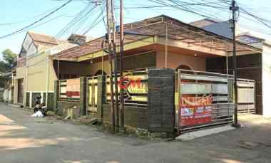 826. Rumah Terawat di Kembar, Bkr - Bandung Pusat