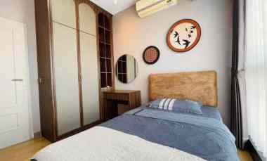 Apartment The Peak, Tunjungan Plaza, Siap Huni, Furnish