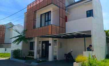 Cluster Mewah 2 Lantai, hanya 9 menit ke Malioboro