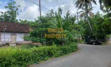 Dijual Bu Tanah Murah, Posisi Hook di Pajangan Bantul