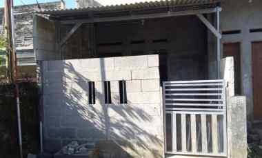 dijual cepat rumah 2 lantai 250 000 000 nego