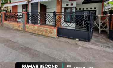 dijual kost 400 meter kampus isi