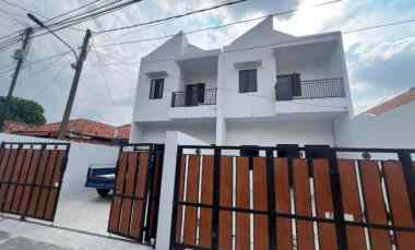 Rumah Ready Non Cluster di Pekayon Jakarta Timur dekat Jalan RayaLAPAN