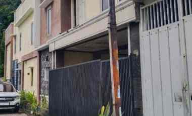 Rumah Kost Rumah Induk di Semampir Sukolilo Surabaya Timur