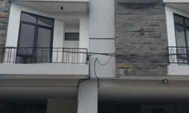 Dijual Rumah Kost Exclusive Lokasi Griya Santha Eksekutif