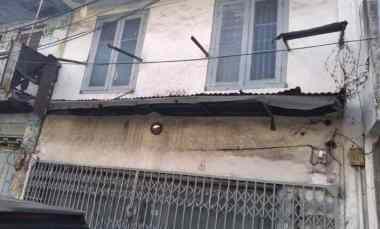 Bubutan Siap Pakai 1.5 Lantai Pusat Bisnis dekat Tunjungan Plaza Mall