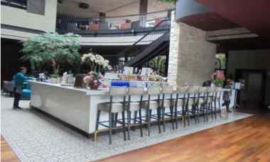 Gedung di jl Raya Kupang Indah, Strategis Bangunan Bekas Resto