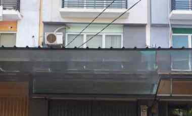 Komersial Dijual di Jalan Raya Aralia Kota Harapan Indah Bekasi