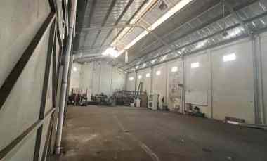 Lokasi Pinggir Jalan Dijual Gudang dan Kantor jl Raya Bogor LT 781 m2