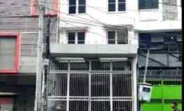 Ruko 3 Lantai Siap Huni di Raya Kayoon Lokasi Tengah Kota