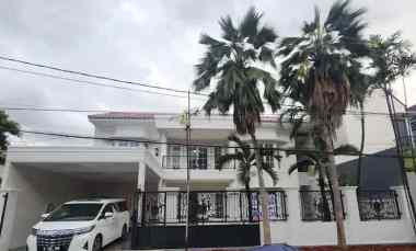 Rumah Baru Siap Huni dalam Komplek Elit di Billymoon Pondok Kelapa