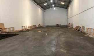 Gudang Margomulyo, Row Jalan Bisa 3 Container Berjalan atau 4-5 Mobil