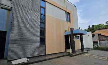 Gedung Kantor Strategis dekat Pintu Tol Pisangan Jaktim