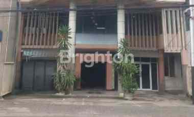 Ruko 4,5 Lantai Jalan Utama Raya Manyar, Cocok untuk Kantor, Klinik, Gym