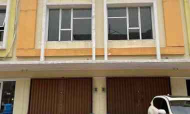 Dijual Ruko Gandeng Arcadia Grande di jl.Boulevard Raya, Tangerang