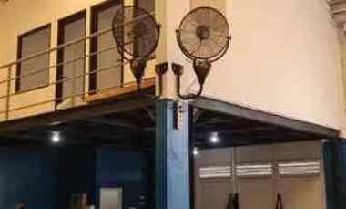 Gudang 2 Bangungan Jadi 1 Harga di Bawah Pasar Lokasi dekat Bandara