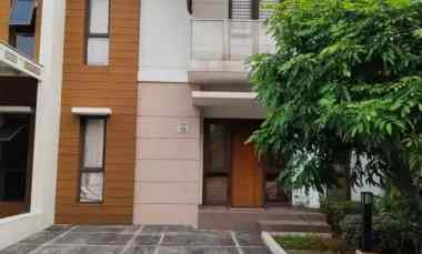 Woy Ada Rumah Cakep Full Furnish di Burgundy Summarecon Bekasi