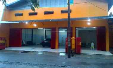 Dijual Rumah Usaha Bengkel Cuci Mobil/showroom di Tenggilis Surabaya