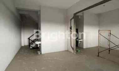 Waru,Ruko 2 Unit Jejer Bangunan 3 Lt Bisa Dijebol Jd 1 Ruko Luas