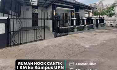 1 km ke Kampus Upn Maguwoharjo, Rumah Cantik Hook dalam Komplek