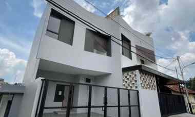 Dijual Rumah 2 Lantai 1 Miliaran Cijantung Jakarta