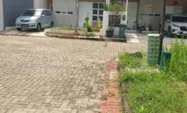 Rumah Dijual di Jl. h. taip Meruyung limo Depok