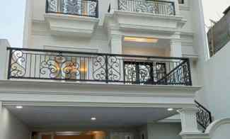 Dijual Rumah 3 Lantai Siap Huni di Jagakarsa