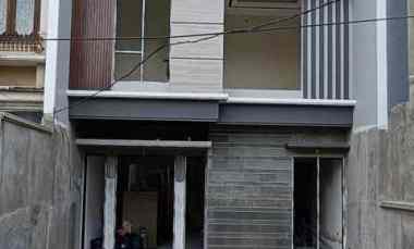 Rumah Lebar 7 Hadap Timur Araya Surabaya Minimalis Kontemporer