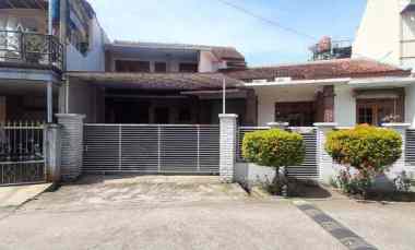 Rumah Gaya Industrial Chic Sayap jl. Arcamanik Endah Bandung