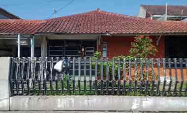 Rumah Classic Tropis 4 Kamar Tidur 3 Kamar Mandi di Arcamanik Bandung