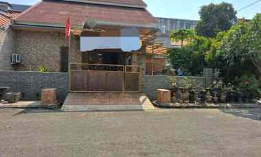 dijual rumah asri di boulevard harapan indah bekasi