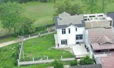 Dijual Rumah Asri di dekat Lapangan Golf Gadut, Padang