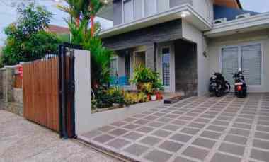 Dijual Rumah Asri Garden Luas di Bintaro Jaya Sektor3
