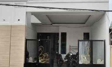 Rumah Mewah American 2M-an Area Babatan Pantai dekat Grand Kenjeran