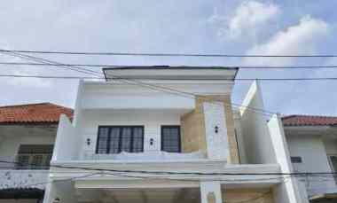 Rumah Baru Babatan Pantai Kenjeran Surabaya Model American Klasik