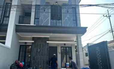 dijual rumah babatan pantai
