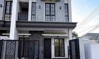 Ready Rumah Mewah American Classic Babatan Pantai dekat Grand Kenjeran