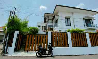 Rumah Mewah dalam Kota Posisi Hook, 8 menit ke Malioboro Jogja