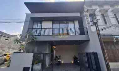 Rumah 2 Lantai, Siap Huni, dengan Private Pool 10 menit ke Ugm