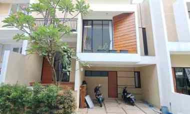 Townhouse Siap Huni Rumah Mewah Condet dekat Cililitan Jakarta Timur