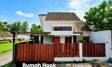 Rumah Hook Mangku Aspal View Sawah Mepet Ringroad 900 meter Kampus Ua