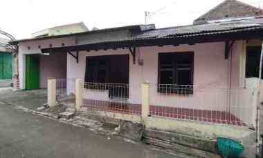 Rumah Second Murah Posisi Hook dekat Simpang Underpass Joglo Solo
