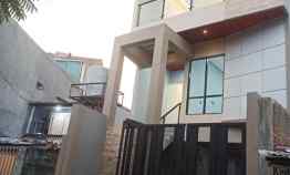 Dijual Rumah Baru 3,5Lt Ada Kolam Renang di Rawamagun
