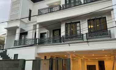 Dijual Rumah Baru Classic Modern di Kebayoran Baru