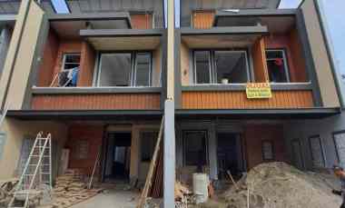 Rumah Dijual di Jalan kukusan raya beji